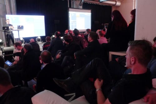 https://www.maquinasvirtuales.eu/ipsoapoo/2012/12/slush12_jolla_marc_audience.jpg