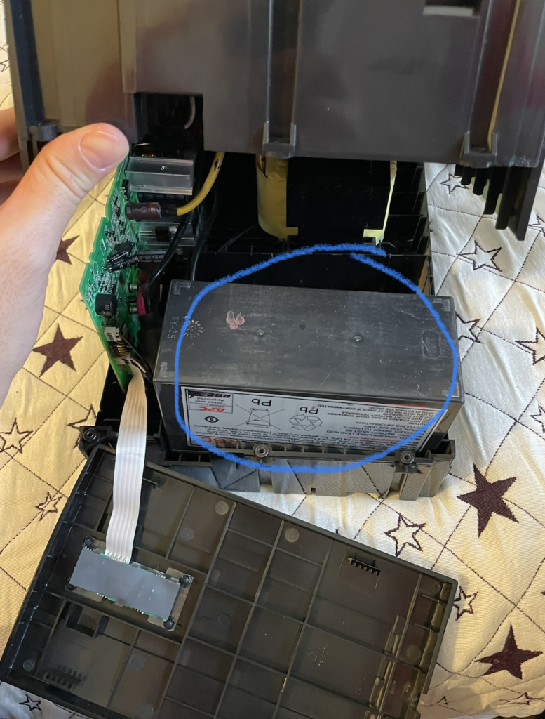 apc-back-ups-950-cambiar-bateria-5